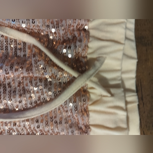 Gold Cargo Shorts with Elastic Waistband and Relaxed Fit - Picture 5 of 5